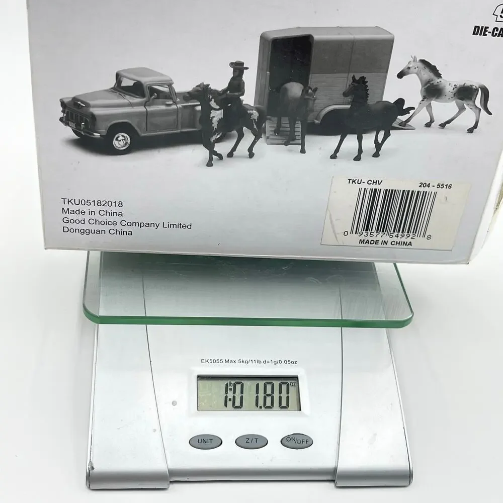 New Ray Country Life 1/32 Diecast 1955 Chevy 3100 Stepside Truck & Horse Trailer